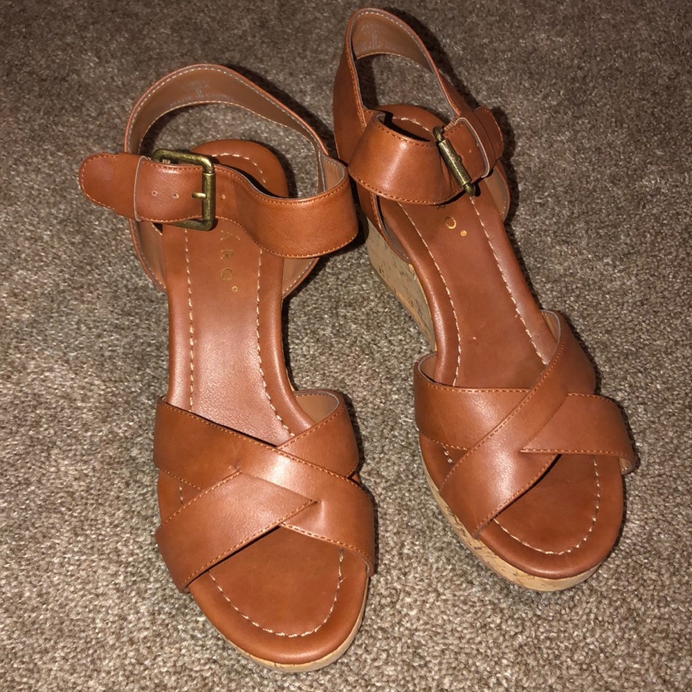 women’s wedge heels